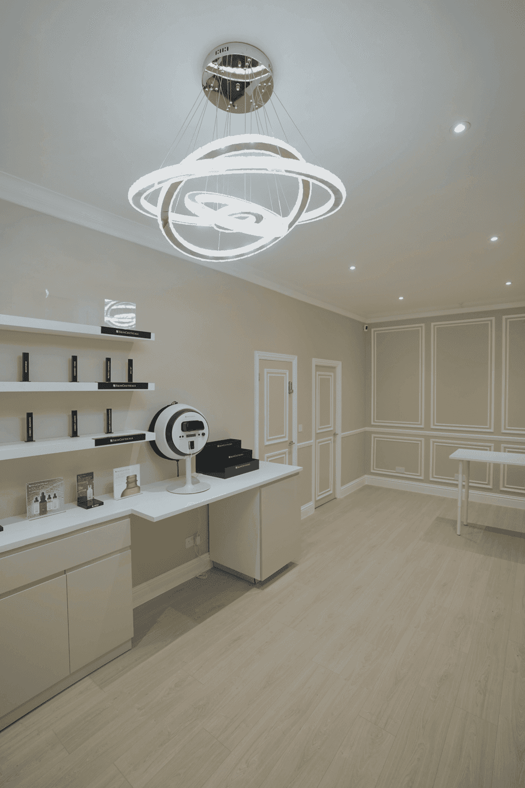 Latest information and technology at Cosmetic Clinic